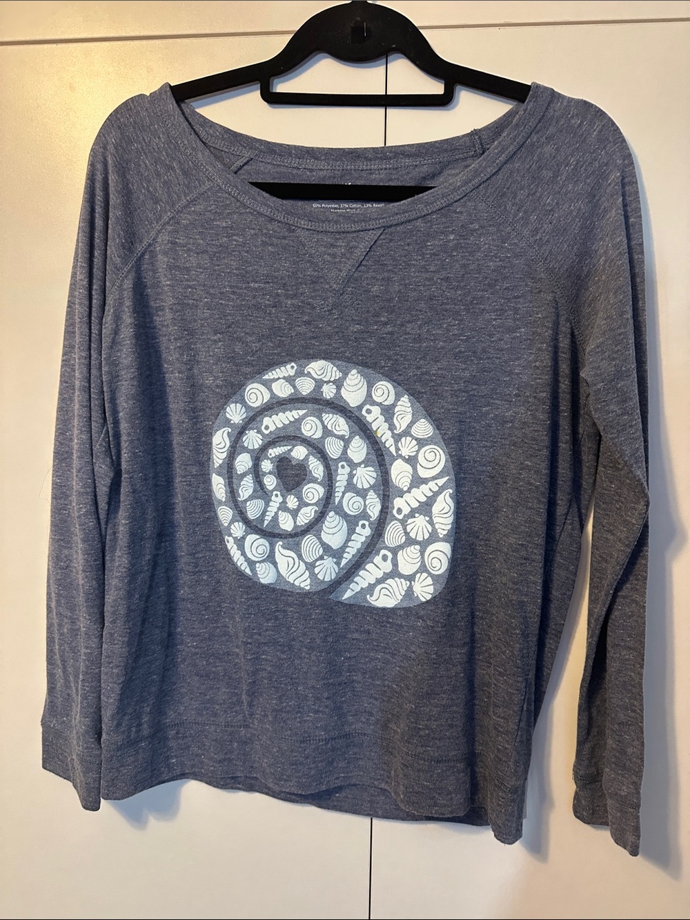 Women's Heather Navy Blue Long Sleeve Graphic Tee - Seashell Spiral
